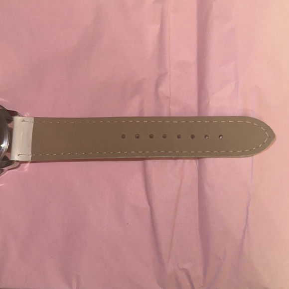 Hello Kitty 5702 Large Face Watch White Leather Band w/ 6 Diamonds. Black Band. - Picture 8 of 12